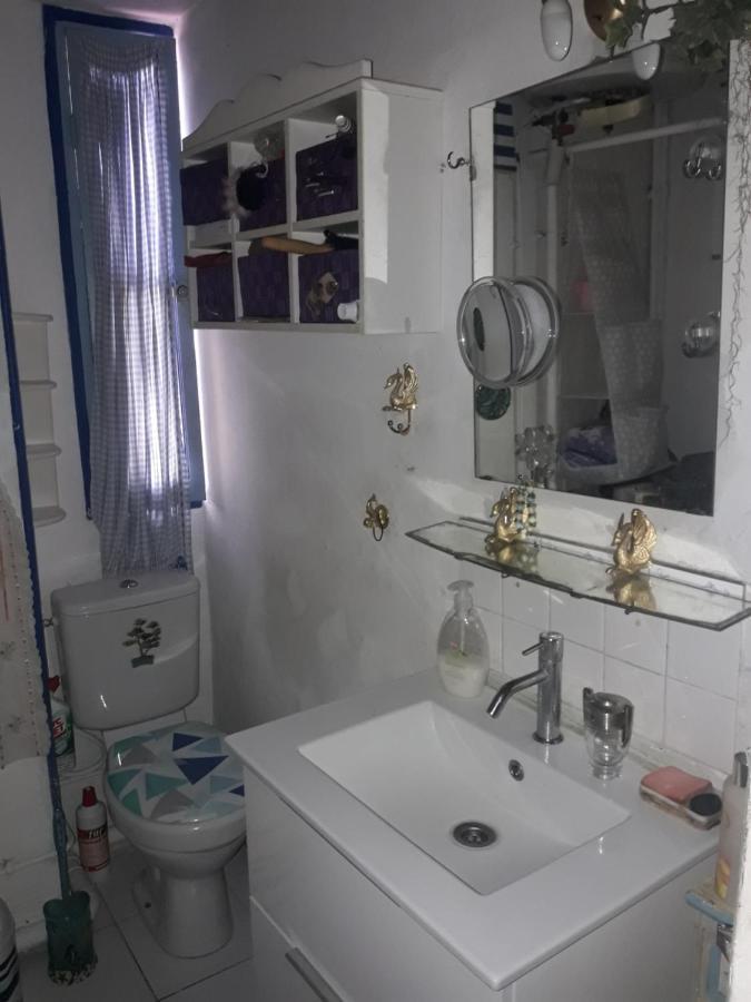 Chambre Privee Avec Sdb Partagee Chez L'Habitant A 10Mn De La Mer Apartment Nice Luaran gambar